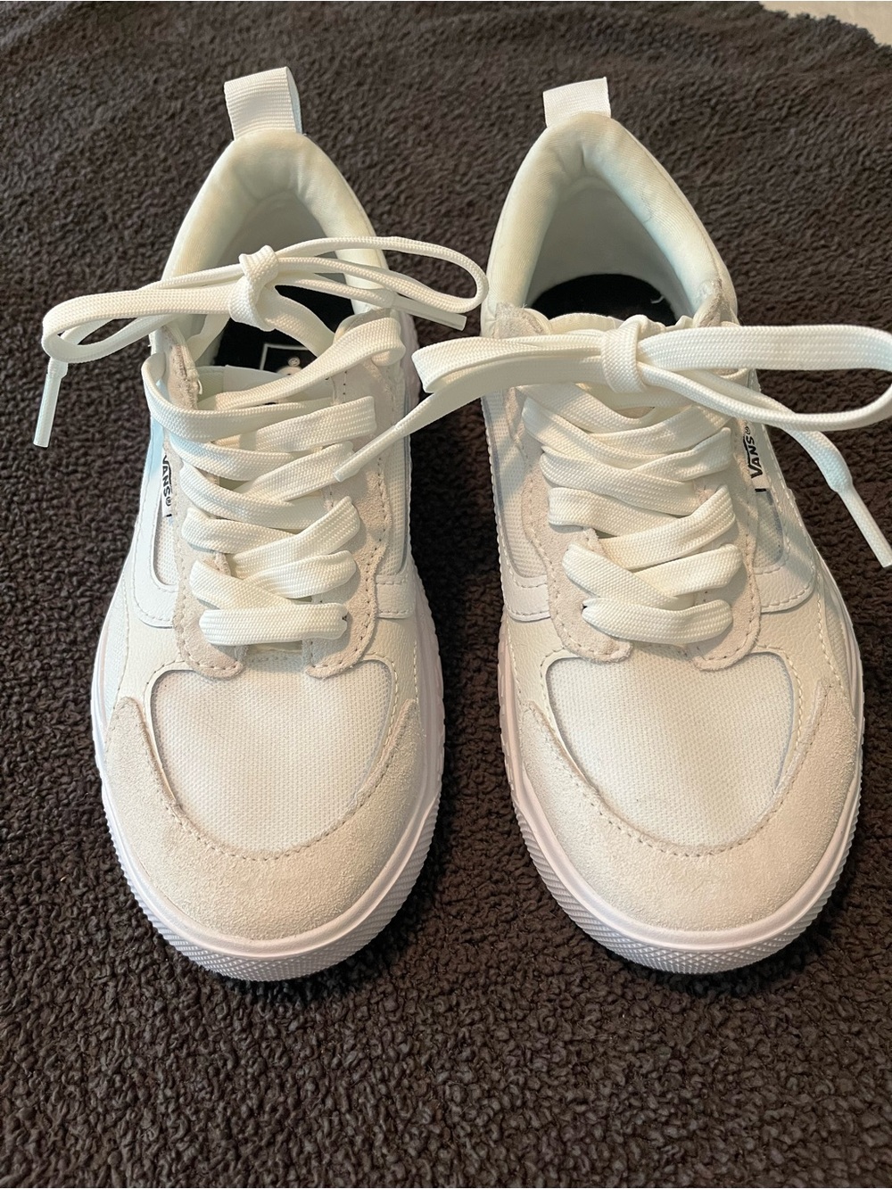 Vans women’s size 7 running shoes - Picture 3 of 6